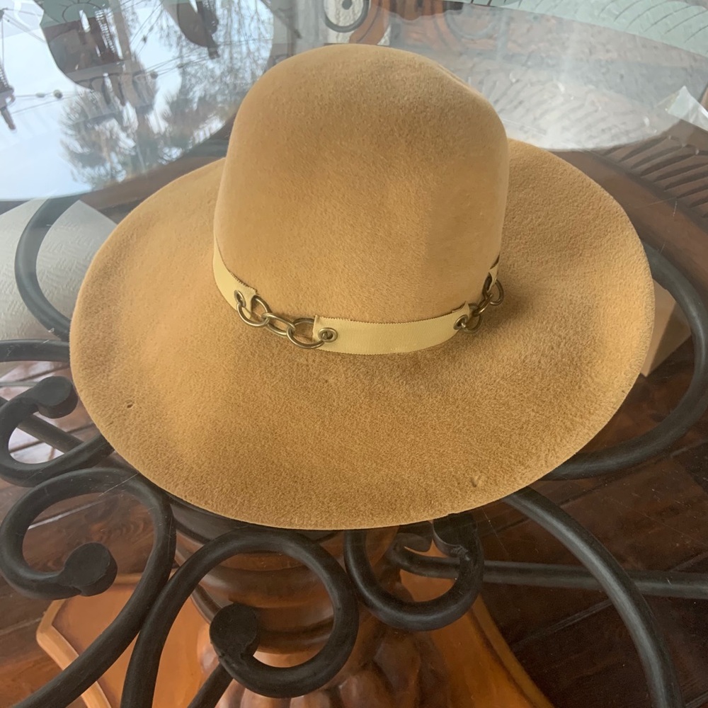 Jean’s Hat